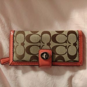 New coach wallet with tags, authentic